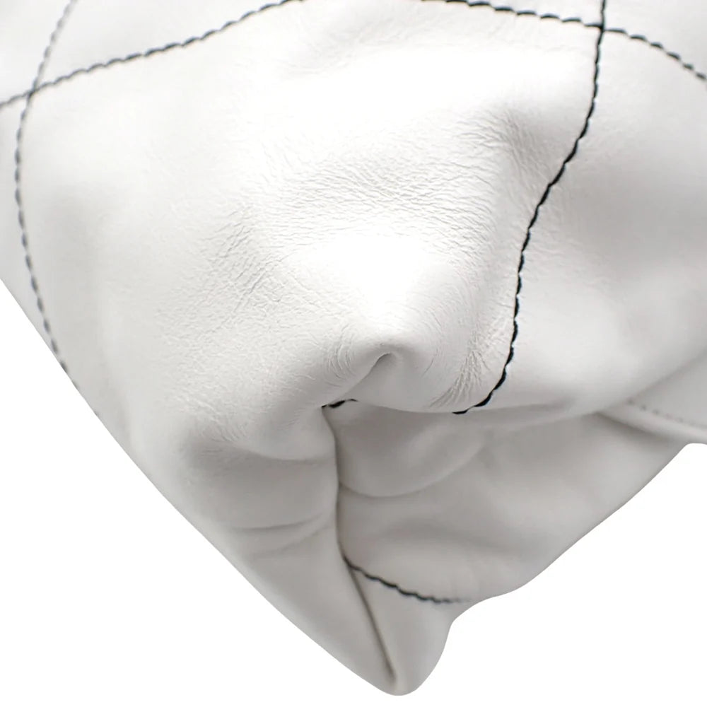 シャネル22 ラージバックパック レザー ホワイト ブラック AS3313