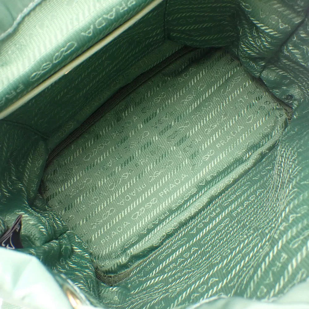 トライアングルロゴ リュック ナイロン オーストリッチ グリーン 1BZ074